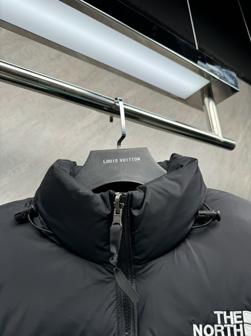 105933 Men's and women's classic down jacket from the north clother