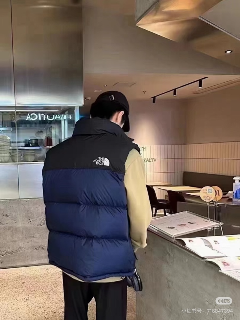 110429 Men's and women's classic high and full embroidered logo down vest clothes on the north side
