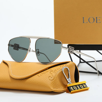 40108  Sunglasses with box